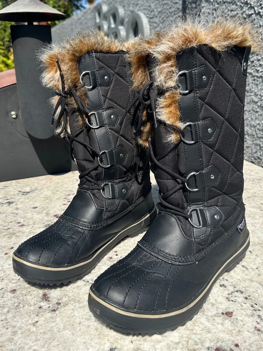 Skechers Black Lace-Up Faux Fur Trim Winter Boots